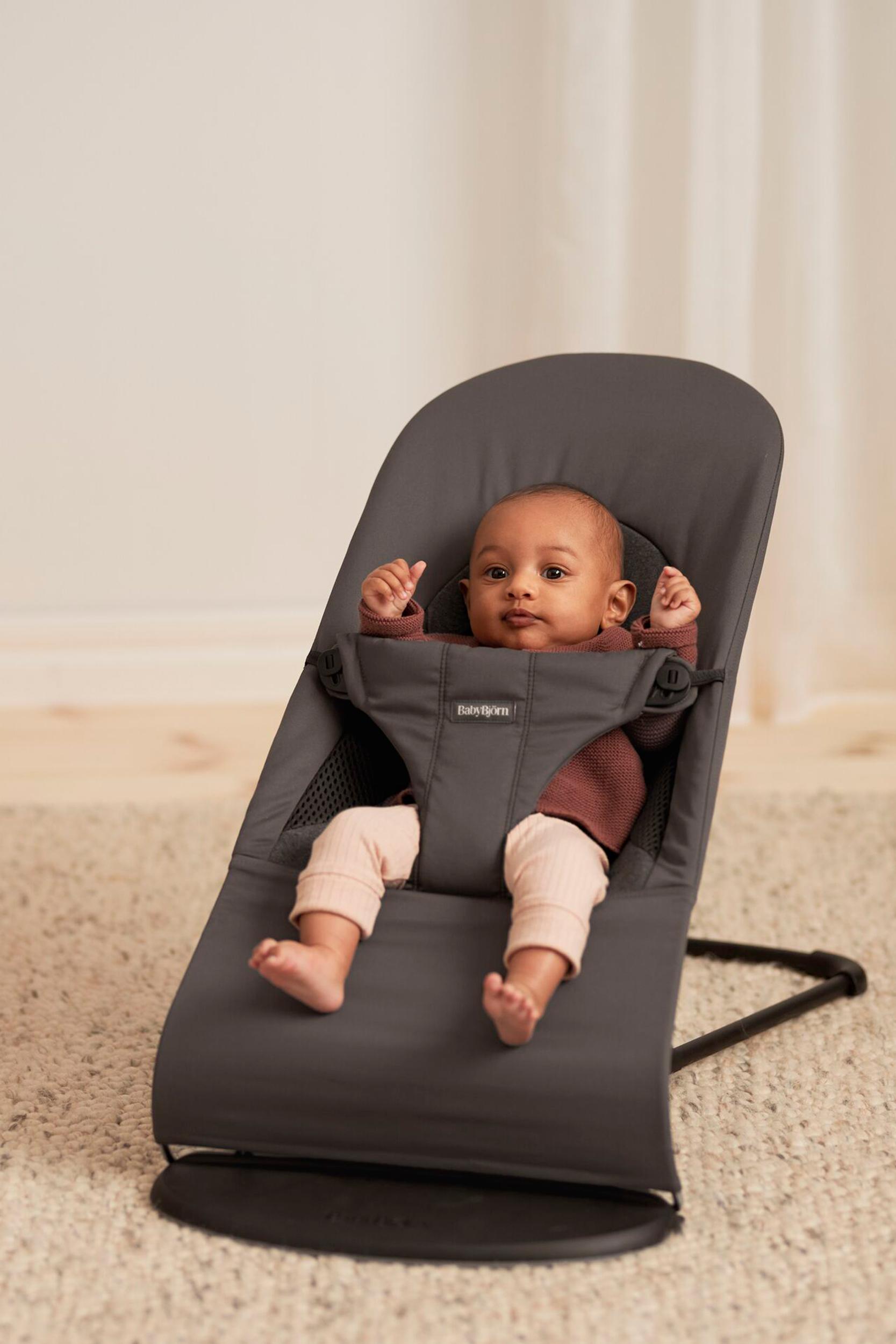 Babysitter Balance Soft, Vävd/Jersey, Tri-Fabric, Mörkgrå - BabyBjörn
